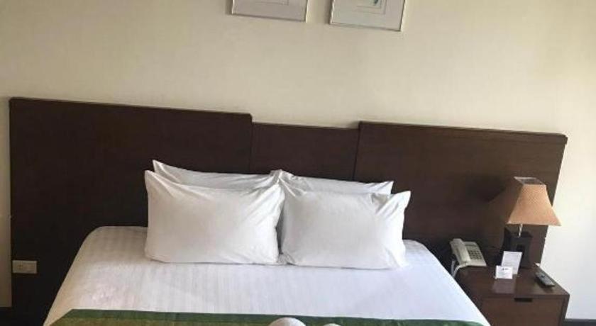 สุวรรณ กอล์ฟ แอนด์ คันทรีคลับ Hotel นครปฐม ภายนอก รูปภาพ